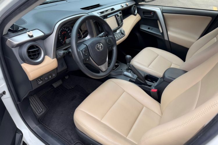 Used Toyota RAV4 2016 2.0L CVT Two-Wheel Drive Fashion Edition China V Standard