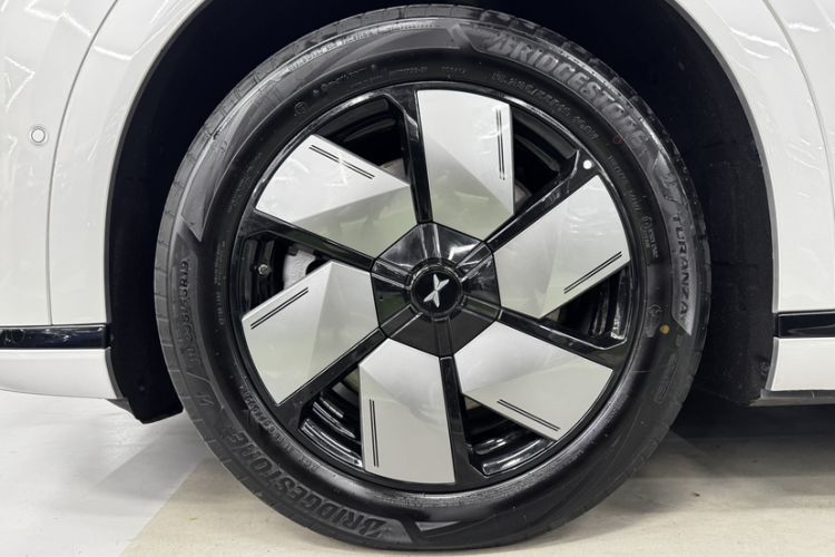 Used XPeng X9 2024 702 Ultra-Long Range Pro Exterior 5