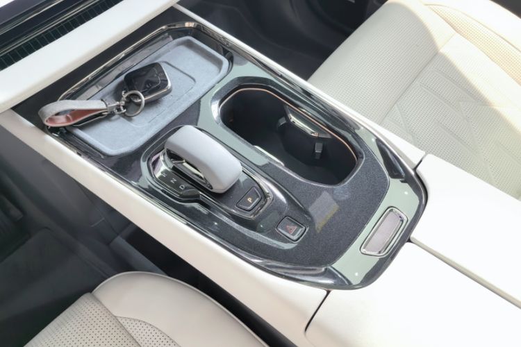 Used Zeekr 009 2024 Six-Seat Executive Version 4WD 108 kWh
