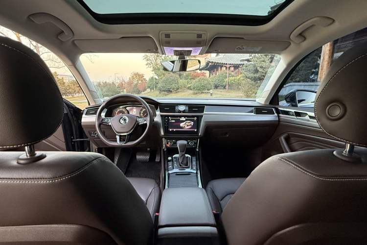 Used Volkswagen Phideon 2021 380TSI Luxury Edition Interior 2