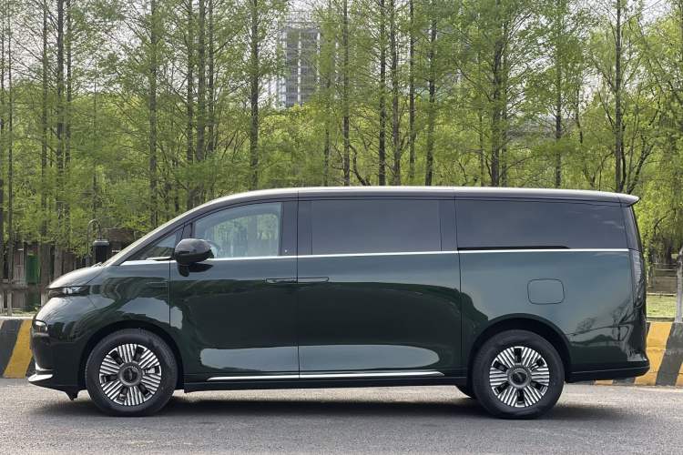 Used Geely Galaxy LEVC L380 2024 140-Degree 6-Seater All-Wheel-Drive Ultra Exterior 7