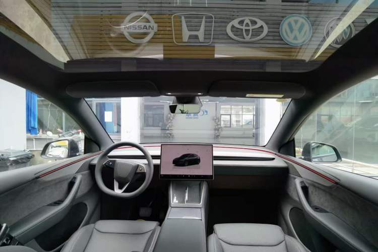 Used Tesla Model Y L 2025 Model Long-Range All-Wheel-Drive Version