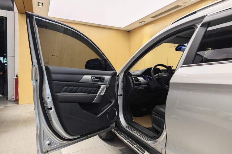 Used Haval H2 2016 Red-Label 1.5T Automatic Two-Wheel Drive Luxury Model
