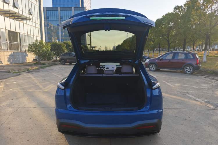 Used ONVO L60 2024 60 kWh Rear-Drive Version