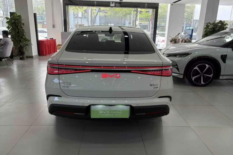 Used BYD Seal 07 DM-i 2026 DM-i 1.5T 230km Flagship Edition Exterior 4