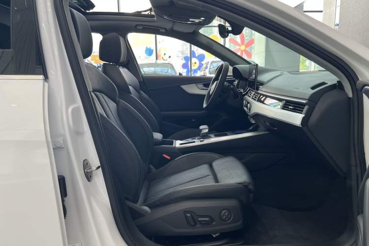 Used Audi A4L 2020 40 TFSI Luxury Dynamic Model
