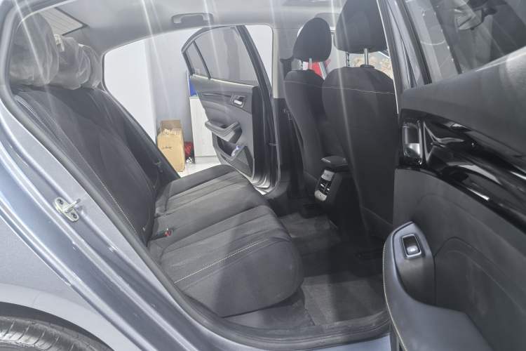 Used Roewe i5 2021 1.5L CVT Platinum Edition