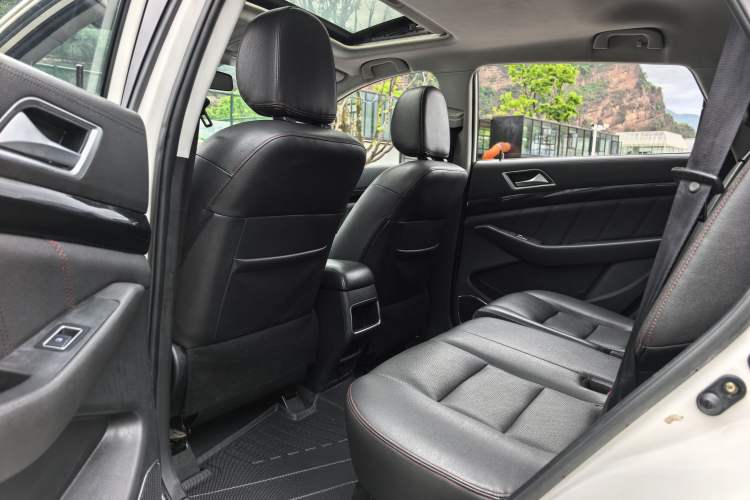 Used Leopaard CS10 2017 2.0T Automatic Urban Version Interior 4