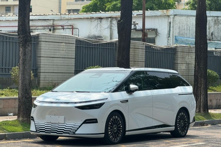 Used XPeng X9 2025 740 Ultra-Long Range Max