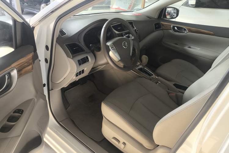Used Nissan Sylphy 2014 1.6XV CVT Deluxe Edition Interior 7