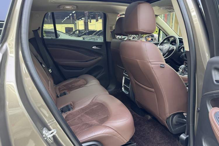 Used Buick Envision 2017 28T Four-Wheel Drive Elite Model Interior 9