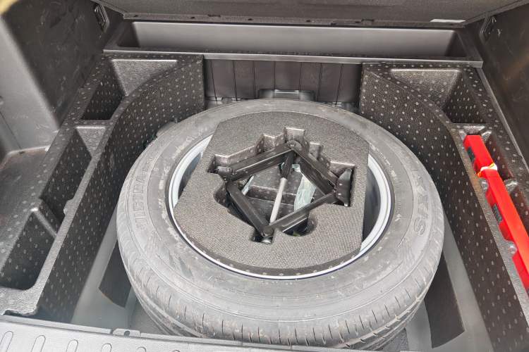 Used GAC Trumpchi GS7 2017 320T Two-Wheel-Drive Luxury Smart Connectivity Model