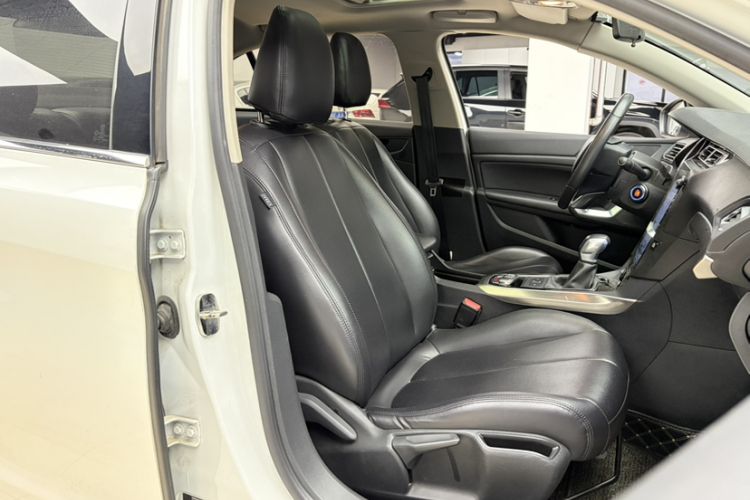 Used Peugeot 408 2018 Revised 350THP Automatic Luxury Edition Interior 8