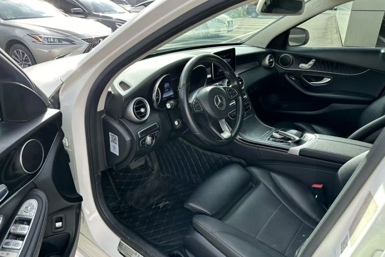 Used Mercedes-Benz C-Class 2017 C 200 station wagon