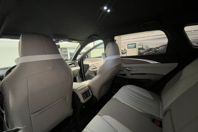 Used BYD Song Pro New Energy 2023 Champion Edition DM-i 71KM Navigation Model
