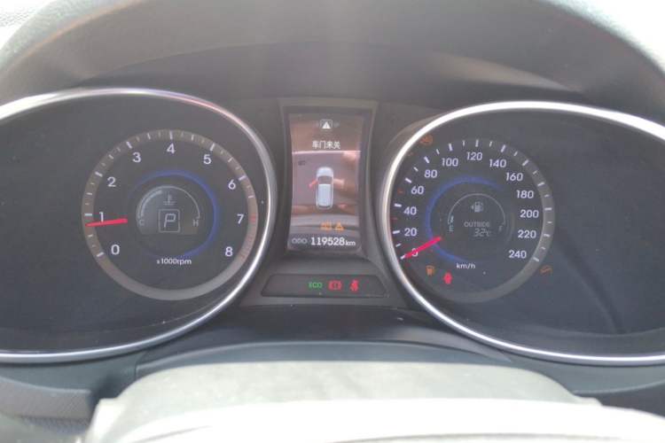 Used Hyundai Santa Fe 2013 2.4L Automatic 2WD Comfort Edition
