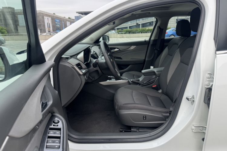 Used Chevrolet Malibu 2017 1.5T Automatic Comfort Edition Left Front Seat