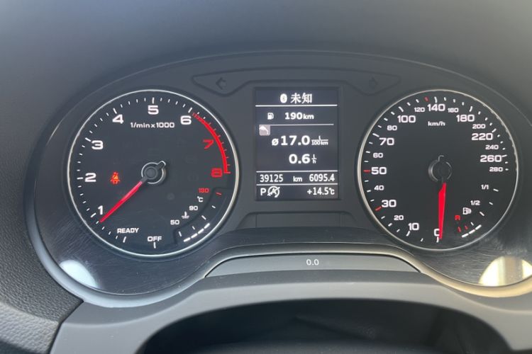 Used Audi A3 2020 Limousine 35 TFSI Fashion Edition China VI Emission Standard Odometer Close Up