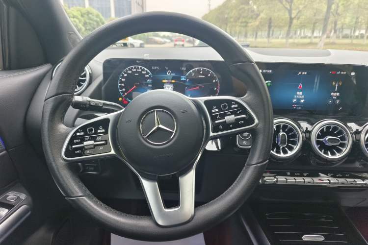Used Mercedes-Benz GLA 2022 Second Facelift GLA 200 Steering Wheel