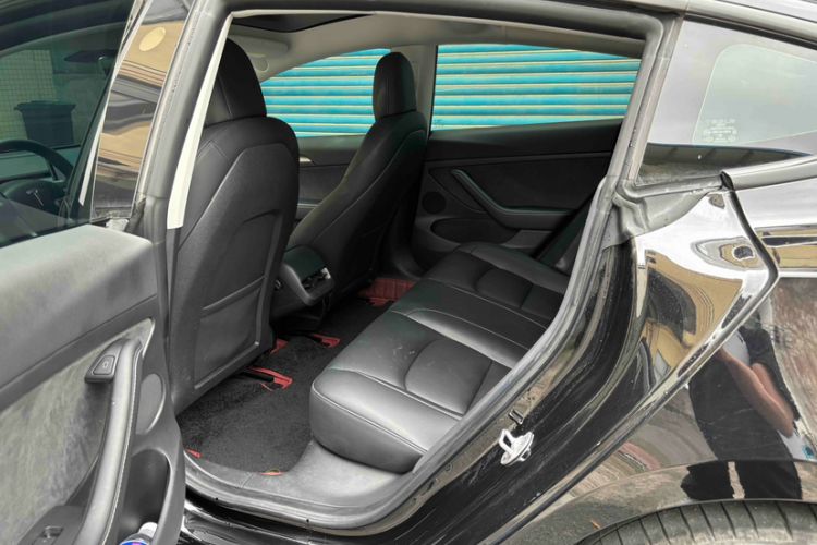 Used Tesla Model 3 2022 Rear-Wheel-Drive Version Interior 2