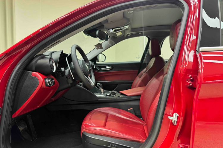 Used Alfa Romeo Giulia 2017 2.0T 280HP Luxury Edition