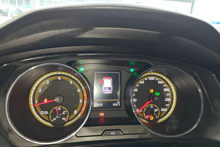 Used Volkswagen Tiguan L 2021 330TSI Automatic Two-Wheel Drive Smart Edition Odometer Close Up