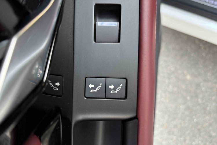 Used Land Rover Range Rover Evoque 2021 Range Rover Velar 249 PS R-Dynamic HSE Luxury Edition
