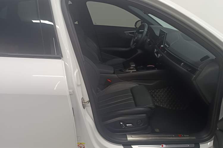 Used Audi A4L 2024 40 TFSI Luxury Dynamic Edition