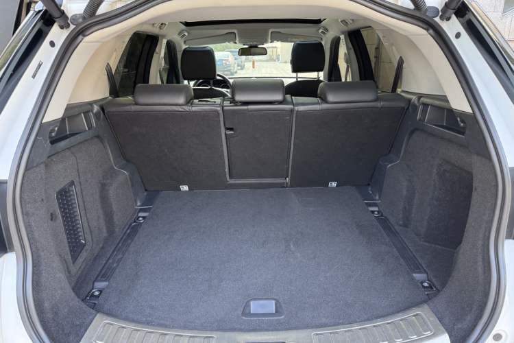 Used Land Rover Discovery Sport 2019 240 PS SE Dynamic Version China VI Standard
