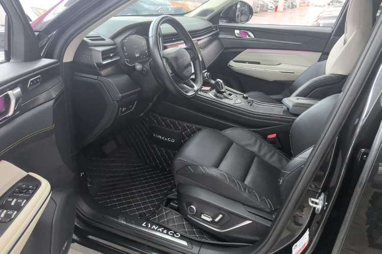 Used Lynk & Co 05 2020 2.0TD Two-Wheel Drive Shine Halo Right Front Seat