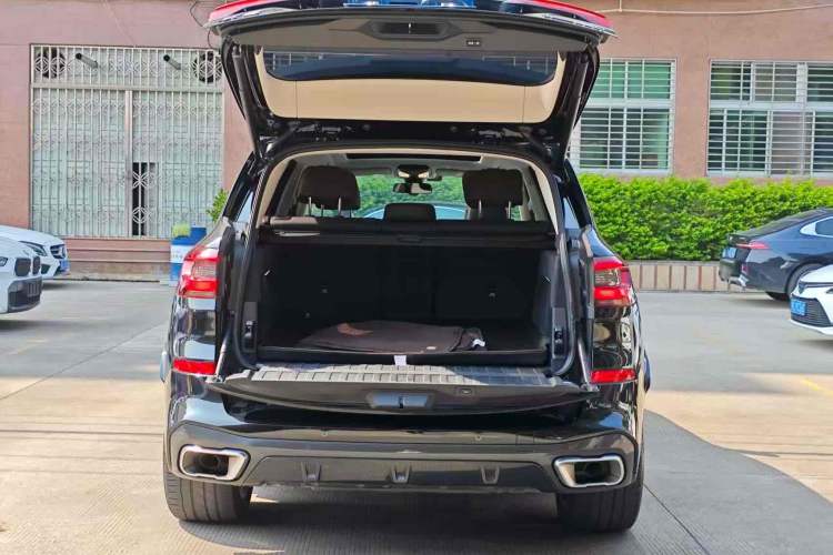 Used BMW X5 2022 Restyled xDrive 30Li Luxury Version M Sport Package