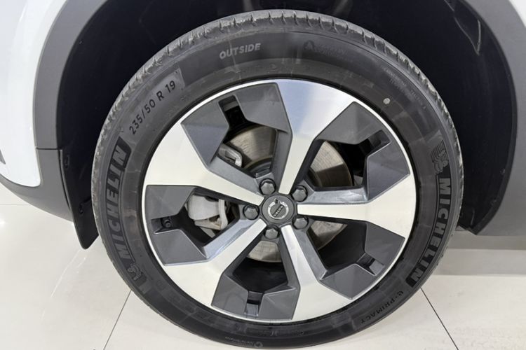 Used Volvo XC40 2024 B4 4x4 Smart Luxury Edition