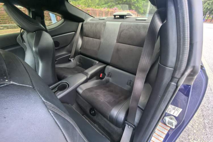 Used Toyota 86 2017 2.0L Manual Luxury Version
