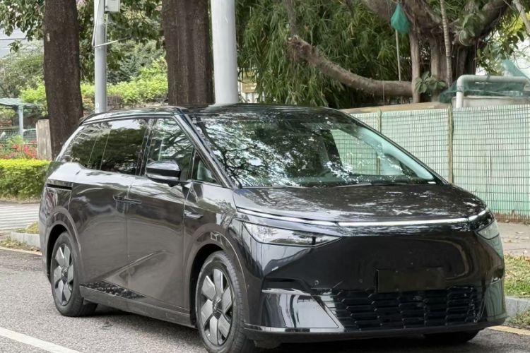 Used XPeng X9 2024 702 Ultra-Long Range Pro