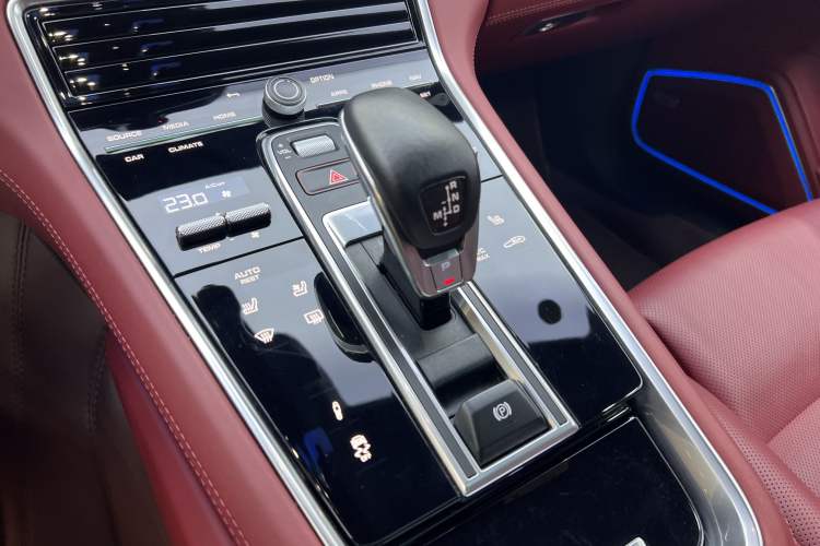 Used Porsche Panamera 2023 Restyled Panamera 4 Executive Extended Platinum Edition 2.9T Interior 5