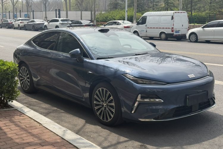 Used Geely Galaxy 8 2025 130km EM-P Starship Edition Exterior 3