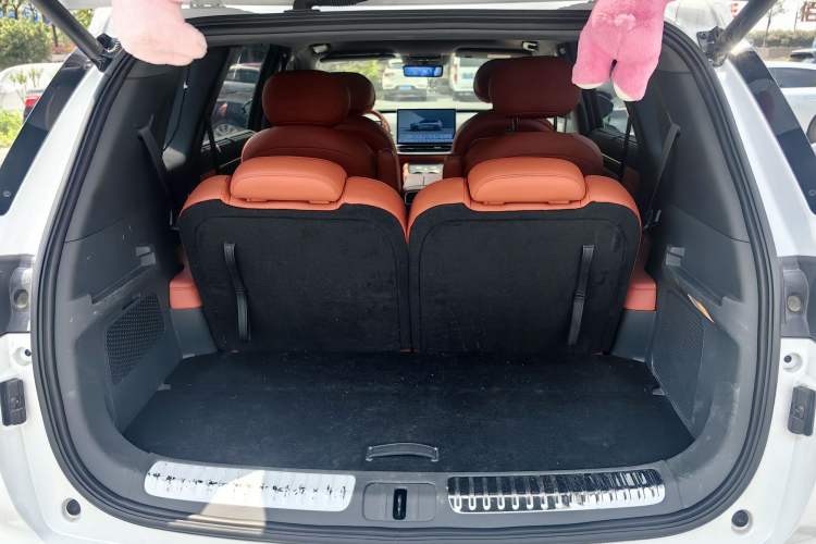 Used Dongfeng eπ eπ008 2024 210Max Range-Extended Version 6 Seats