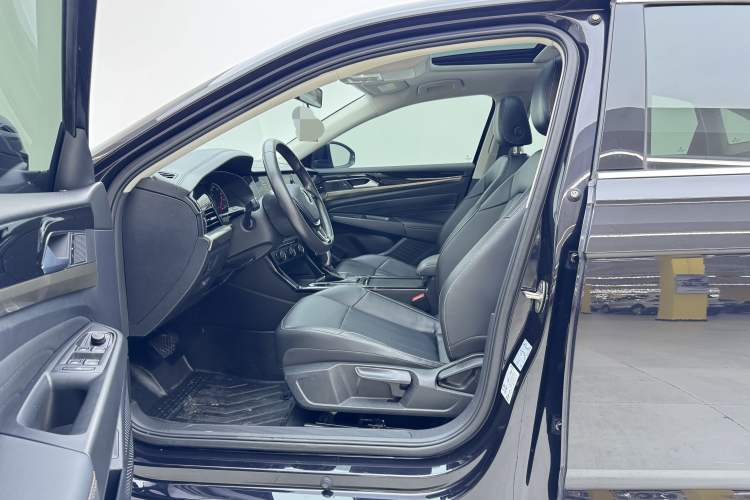 Used Volkswagen Passat 2020 Revised Version 280TSI Business Edition China VI Standard Interior 1