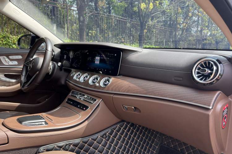 Used Mercedes-Benz E-Class 2023 Updated E 300 L Fashion Edition
