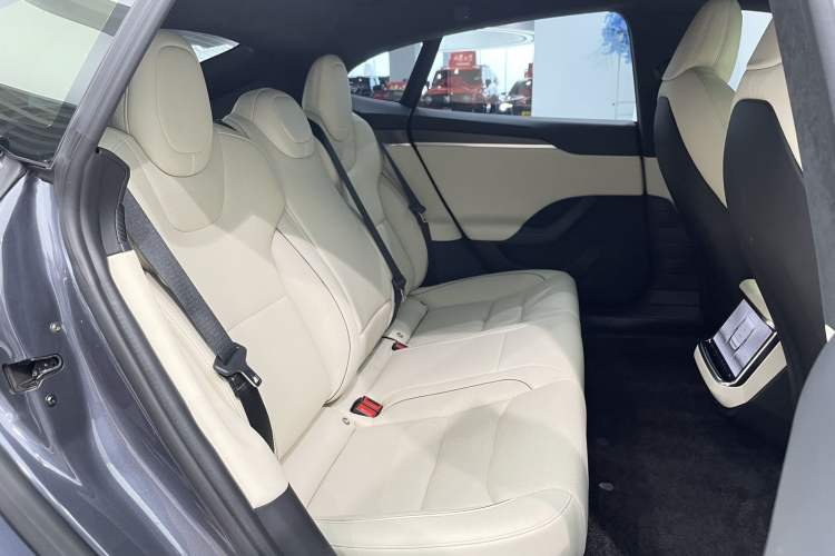 Used Tesla Model S 2023 Three-Motor All-Wheel-Drive Plaid Version