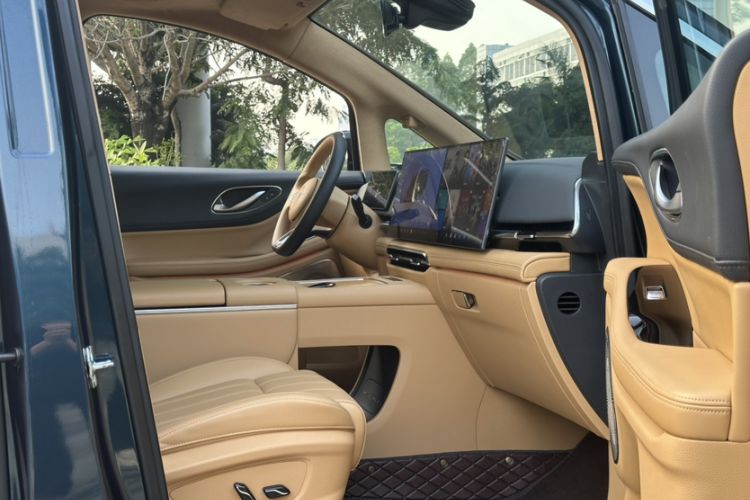 Used VOYAH Dream 2025 PHEV Four-Wheel-Drive Flagship Kunpeng Edition