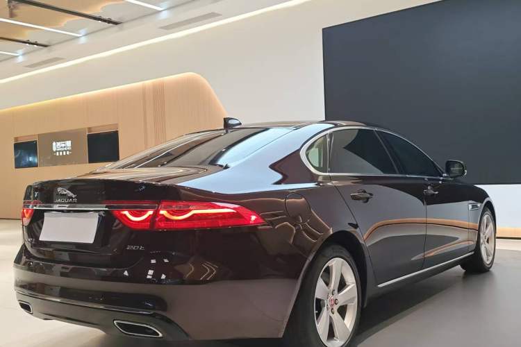 Used Jaguar XFL 2020 XFL 2.0T P200 Two-Wheel-Drive Elite Edition Exterior 6