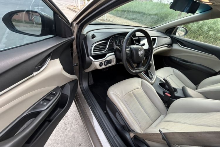 Used Buick GT 2017 15N Automatic Elite Version Interior 2