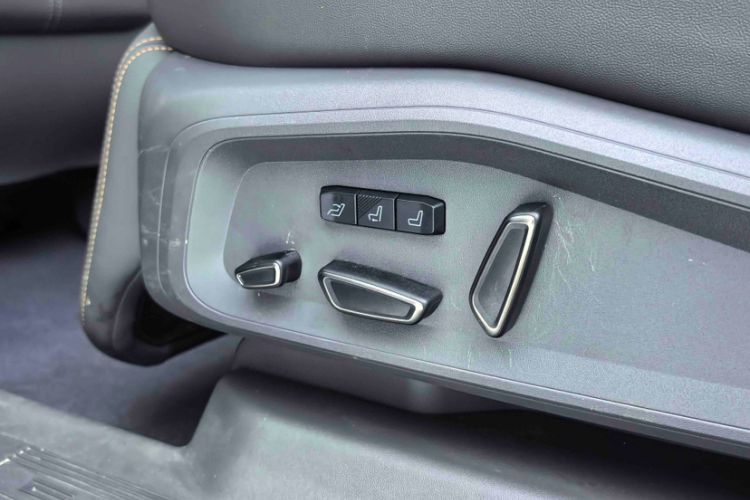 Used Ford Edge 2023 Ford Explorer L 2.0T EcoBoost Four-Wheel Drive 7-Seater Supreme Model
