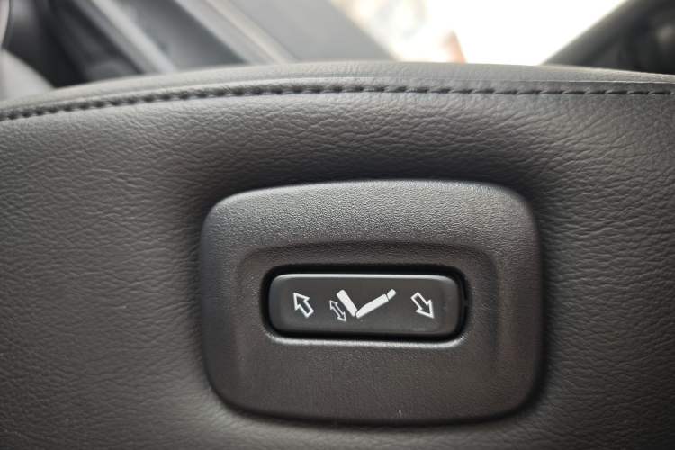 Used Jeep Commander 2018 2.0T Two-Wheel Drive Enjoy Edition China V