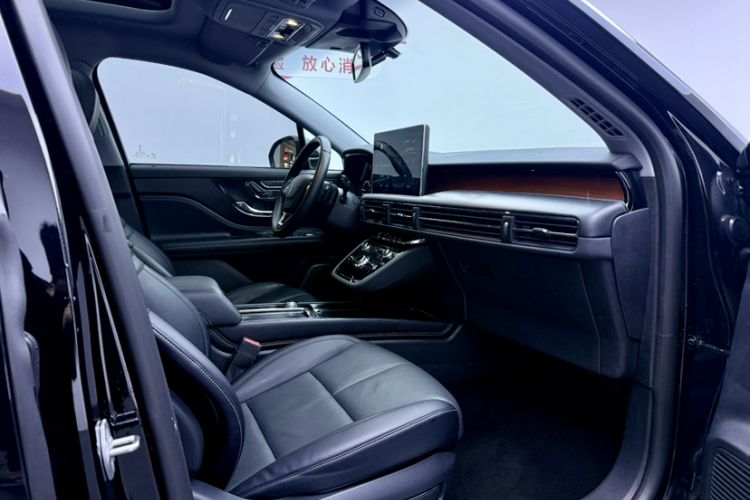 Used Lincoln Corsair 2021 2.0T Two-Wheel-Drive Luxury Edition Interior 12