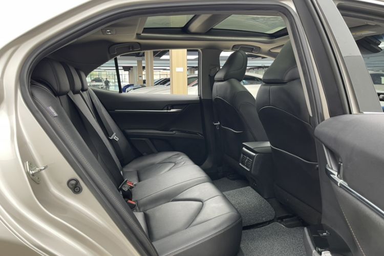 Used Toyota Camry 2019 2.5G Luxury Edition China VI Standard Interior 6