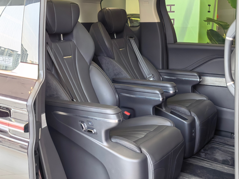 Hongqi HQ9 PHEV 2024 2.0T Four-Wheel Drive Business Edition — снимка 19
