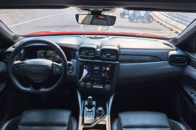 Used Lynk & Co 03 2022 1.5TD DCT JingPlus Interior 2