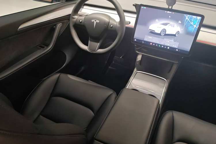 Used Tesla Model Y 2023 Rear-Wheel-Drive Version